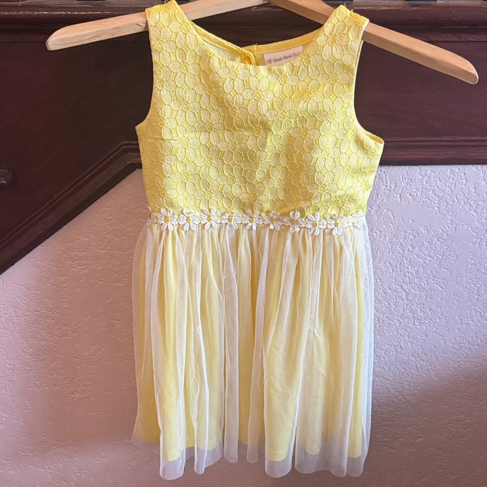 Sweet Heart Rose Yellow Daisy Floral Lace Dress Girls Size 6 Formal Semi-Formal